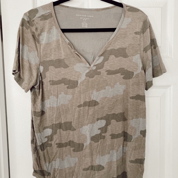 Super soft American Eagle Camo Tshirt - Picture 1 of 2